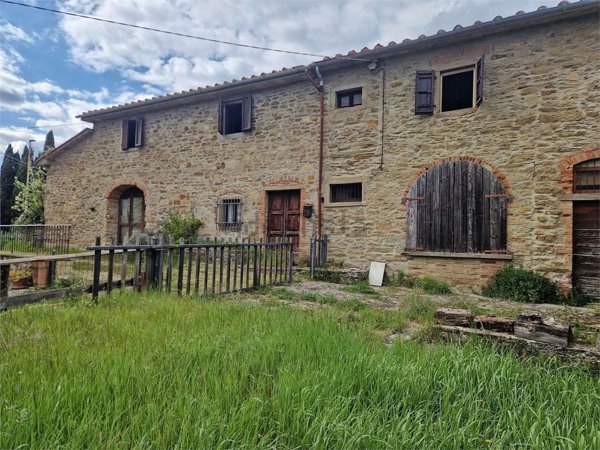 casale in vendita a Capolona