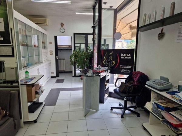 negozio in vendita a Capolona