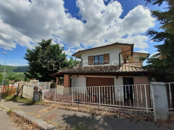 casa indipendente in vendita a Capolona