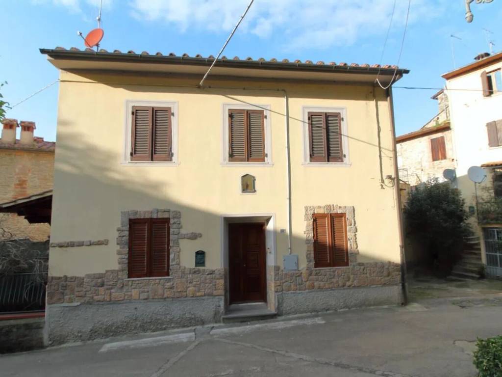 casa indipendente in vendita a Capolona