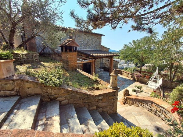 casa indipendente in vendita a Capolona in zona Castelluccio