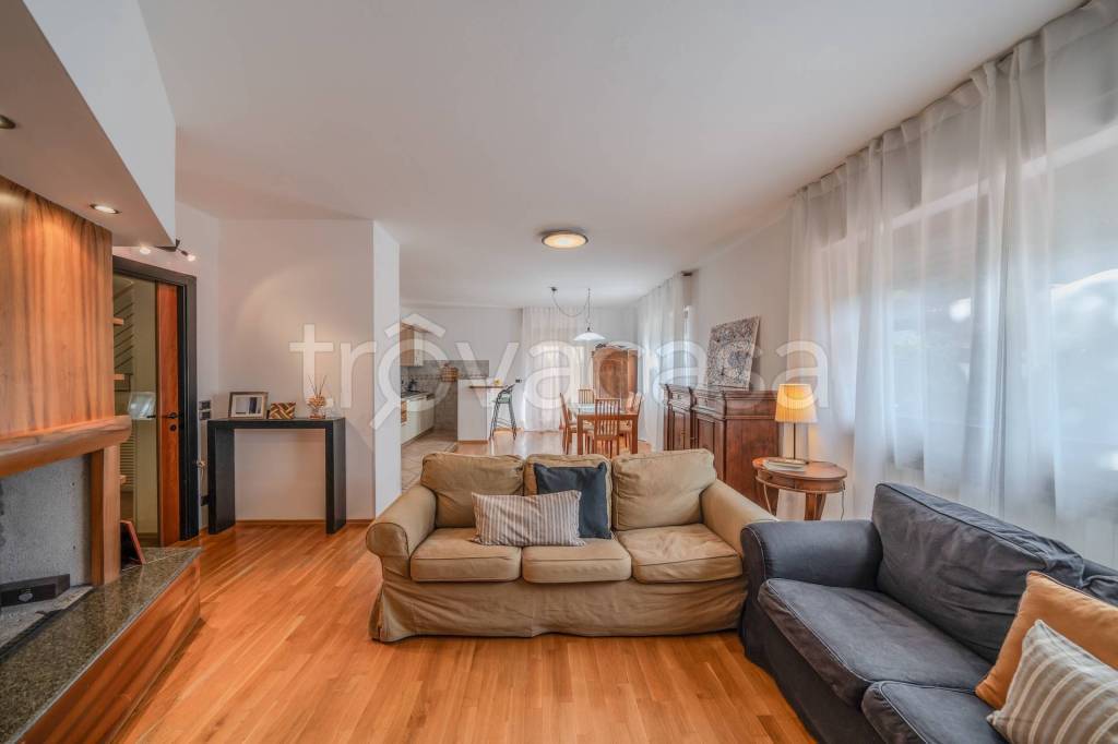 casa indipendente in vendita a Capolona