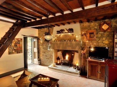 casa indipendente in vendita a Capolona