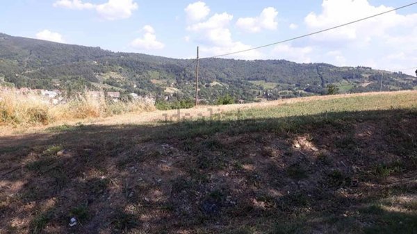 terreno edificabile in vendita a Capolona