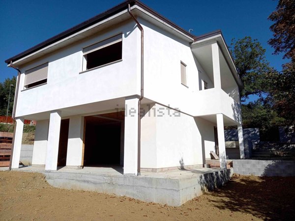 casa indipendente in vendita a Capolona