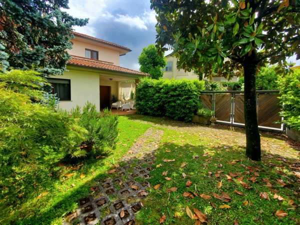 casa indipendente in vendita a Capolona