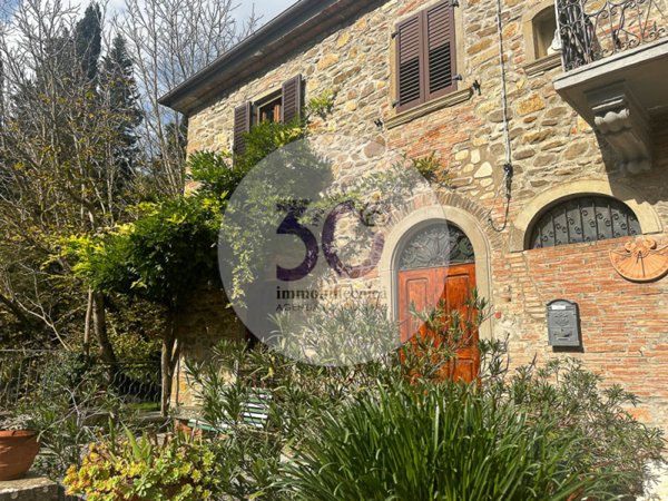 appartamento in vendita a Capolona in zona Castelluccio
