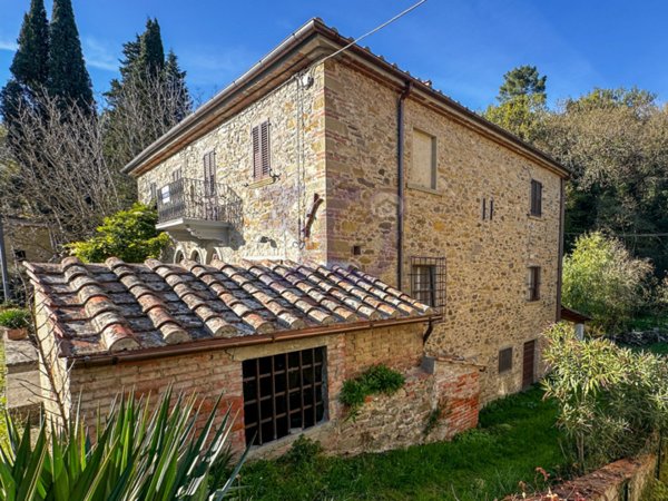 appartamento in vendita a Capolona in zona Castelluccio