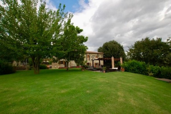 casa indipendente in vendita a Capolona