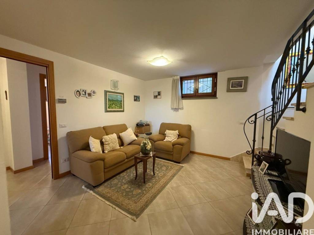 casa indipendente in vendita a Capolona in zona Castelluccio