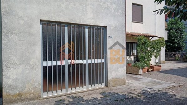 locale di sgombero in vendita a Capolona