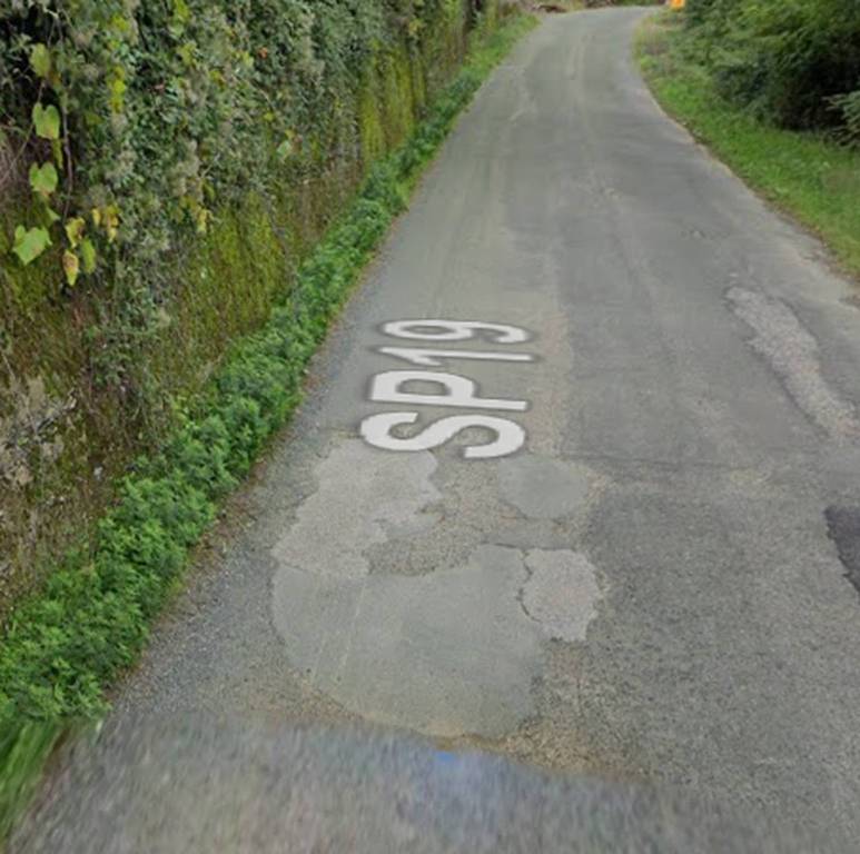 locale commerciale in vendita a Capolona