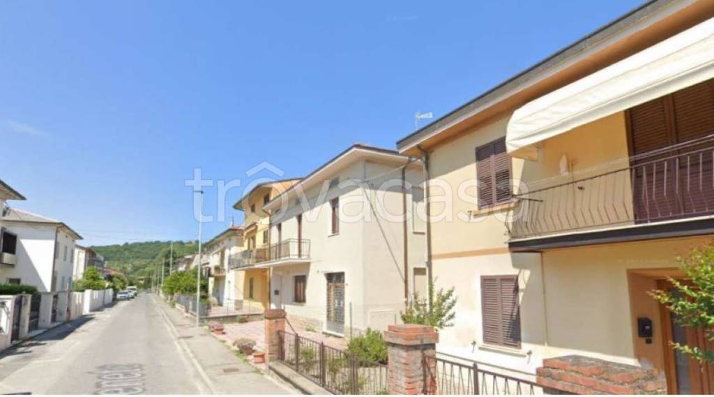 negozio in vendita a Capolona