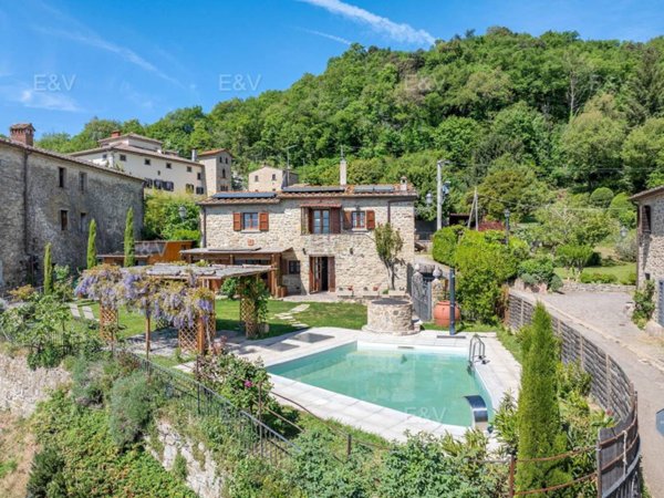 casa indipendente in vendita a Capolona