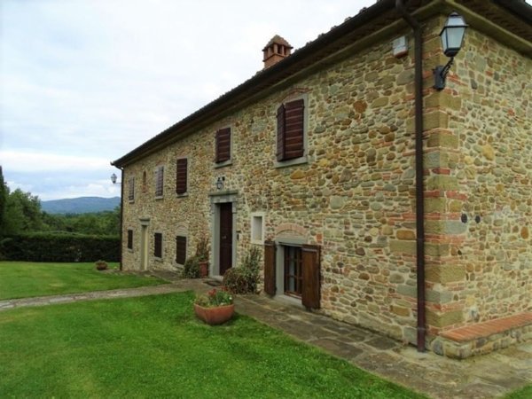 villa in vendita a Capolona in zona Castelluccio