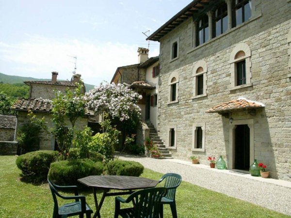 casa indipendente in vendita a Caprese Michelangelo