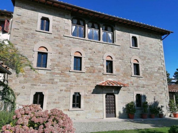casa indipendente in vendita a Caprese Michelangelo