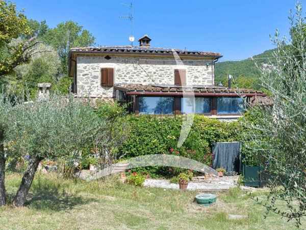 casa indipendente in vendita a Caprese Michelangelo