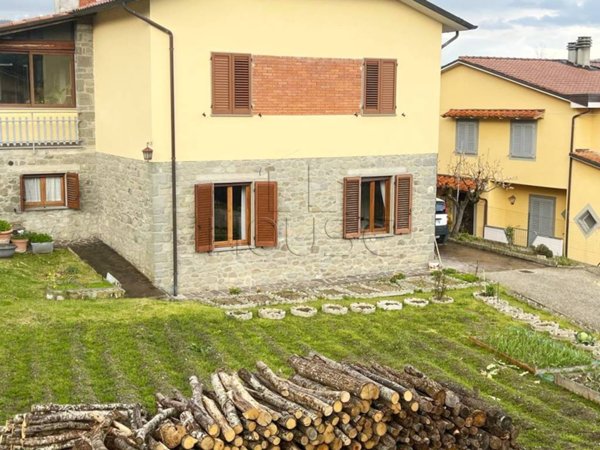 appartamento in vendita a Caprese Michelangelo