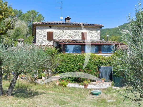 casa indipendente in vendita a Caprese Michelangelo