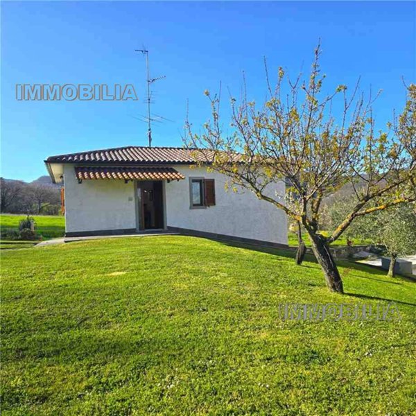 casa indipendente in vendita a Caprese Michelangelo