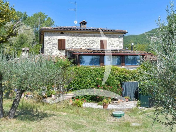 casa indipendente in vendita a Caprese Michelangelo