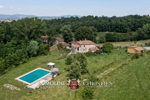 casa indipendente in vendita a Caprese Michelangelo