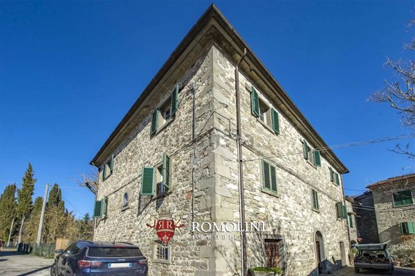 casa indipendente in vendita a Caprese Michelangelo in zona San Cristoforo