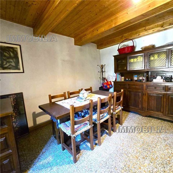 casa indipendente in vendita a Caprese Michelangelo