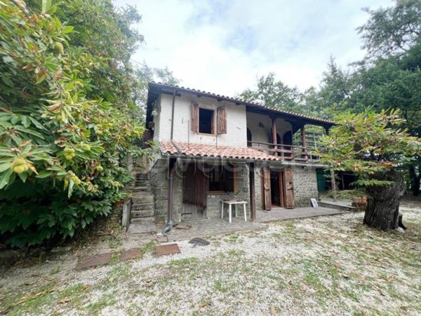 casa indipendente in vendita a Caprese Michelangelo