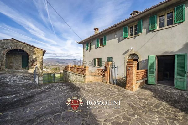 casa indipendente in vendita a Caprese Michelangelo in zona San Cristoforo