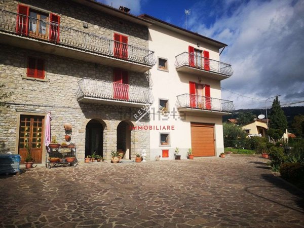 casa indipendente in vendita a Caprese Michelangelo in zona Lama