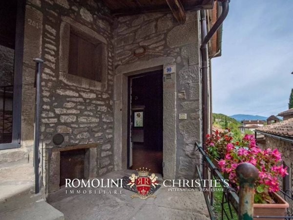 appartamento in vendita a Caprese Michelangelo