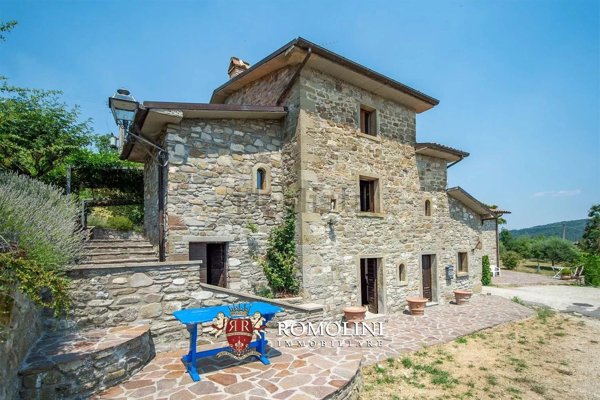 casa indipendente in vendita a Caprese Michelangelo