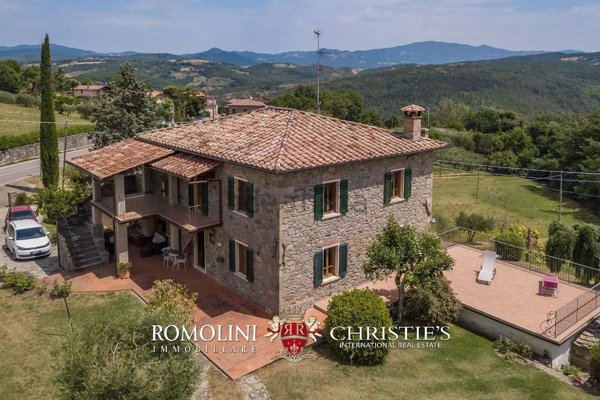 casa indipendente in vendita a Caprese Michelangelo in zona San Cristoforo