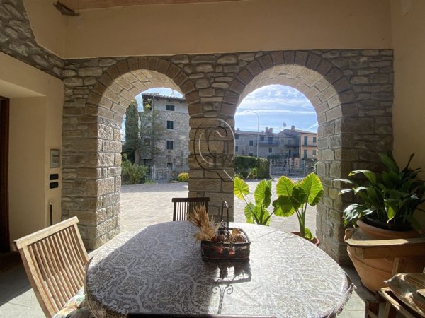 casa indipendente in vendita a Caprese Michelangelo in zona Lama