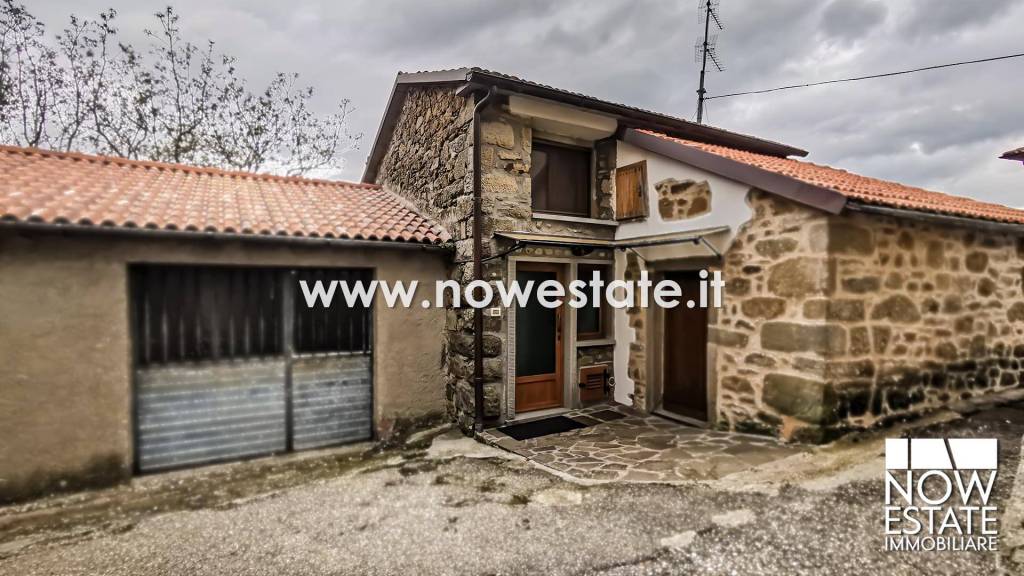 casa indipendente in vendita a Caprese Michelangelo in zona Fragaiolo