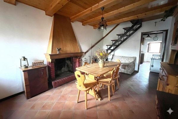 quadrivano in vendita a Caprese Michelangelo in zona Fragaiolo