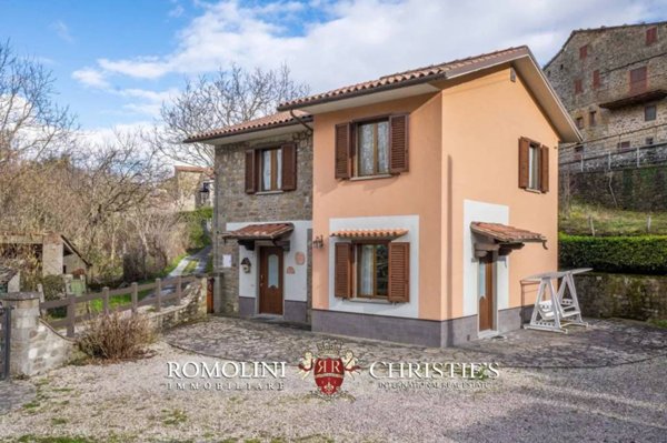 casa indipendente in vendita a Caprese Michelangelo