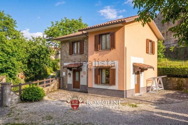 casa indipendente in vendita a Caprese Michelangelo in zona Fragaiolo