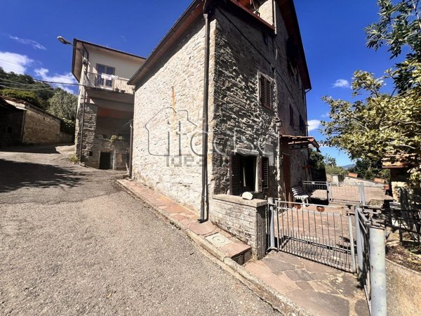 appartamento in vendita a Caprese Michelangelo