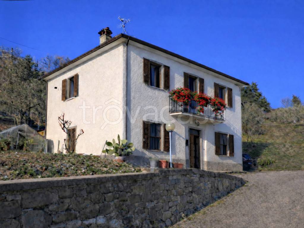 casa indipendente in vendita a Caprese Michelangelo