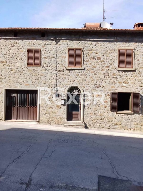 casa indipendente in vendita a Caprese Michelangelo in zona Lama