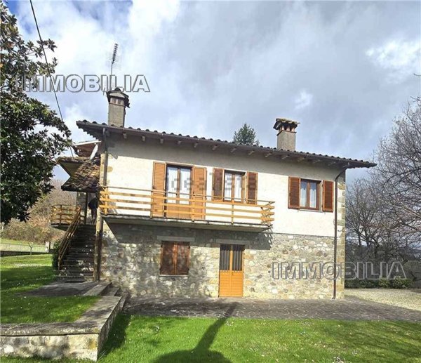 casa indipendente in vendita a Caprese Michelangelo