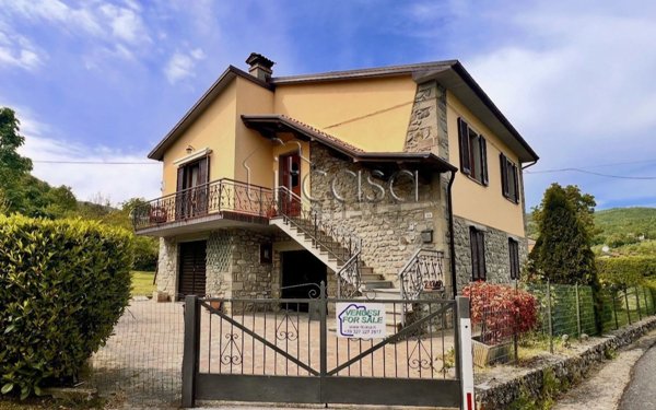 casa indipendente in vendita a Caprese Michelangelo in zona Lama