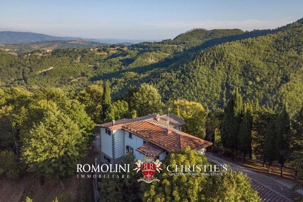 casa indipendente in vendita a Caprese Michelangelo in zona Valboncione