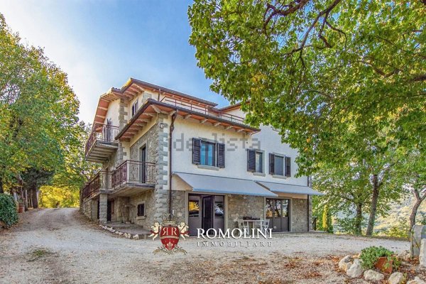 casa indipendente in vendita a Caprese Michelangelo