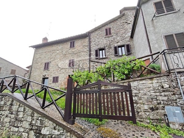 appartamento in vendita a Caprese Michelangelo in zona Fragaiolo