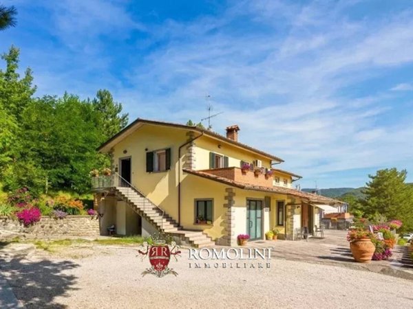 casa indipendente in vendita a Caprese Michelangelo in zona San Cristoforo