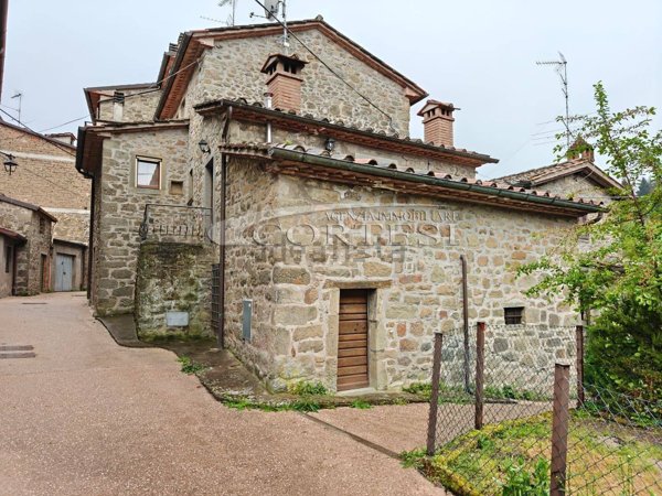 casa indipendente in vendita a Caprese Michelangelo in zona Fragaiolo
